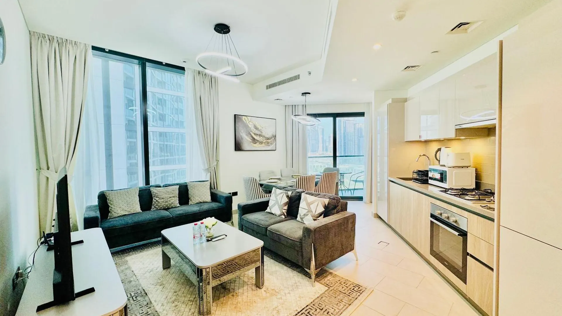 Elegant 2Br Escape In Sobha Waves Near Downtown Apartment Dubai