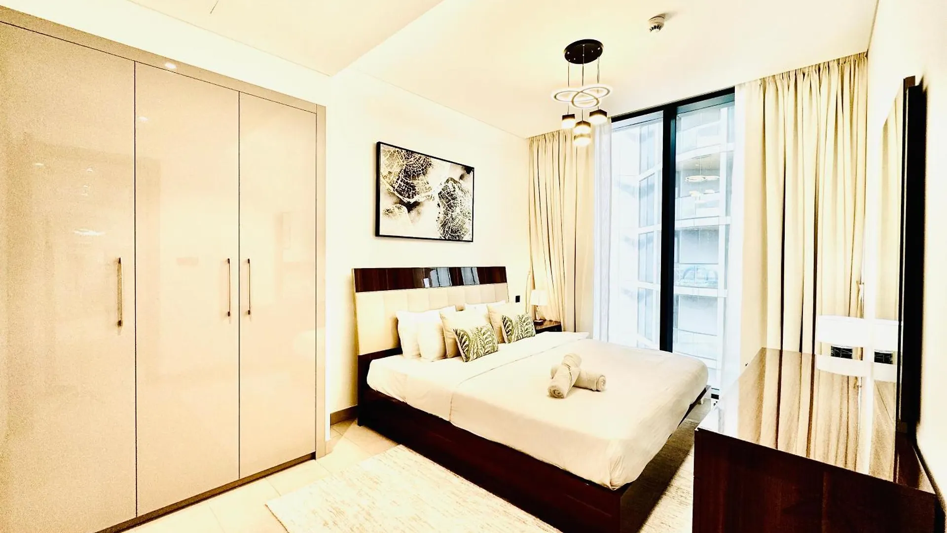 Elegant 2Br Escape In Sobha Waves Near Downtown Apartment Dubai 0*,  United Arab Emirates