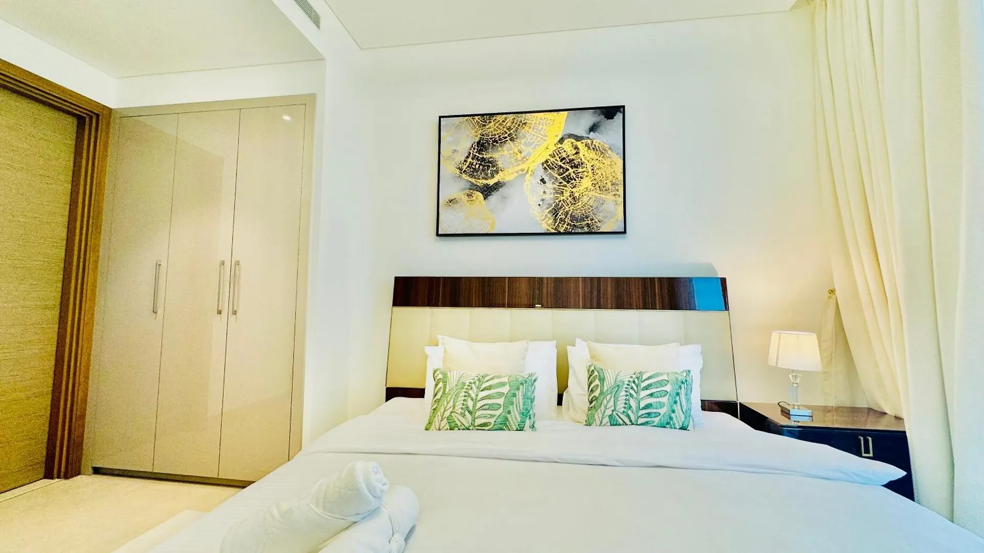 Elegant 2Br Escape In Sobha Waves Near Downtown Apartment Dubai United Arab Emirates