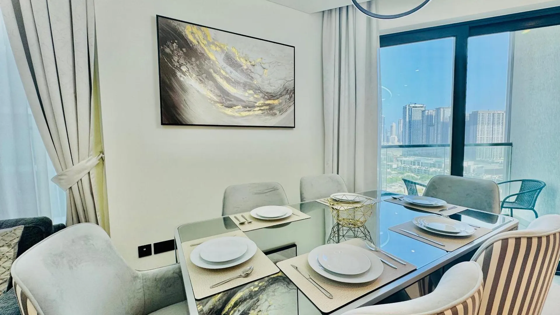 Elegant 2Br Escape In Sobha Waves Near Downtown Apartment Dubai