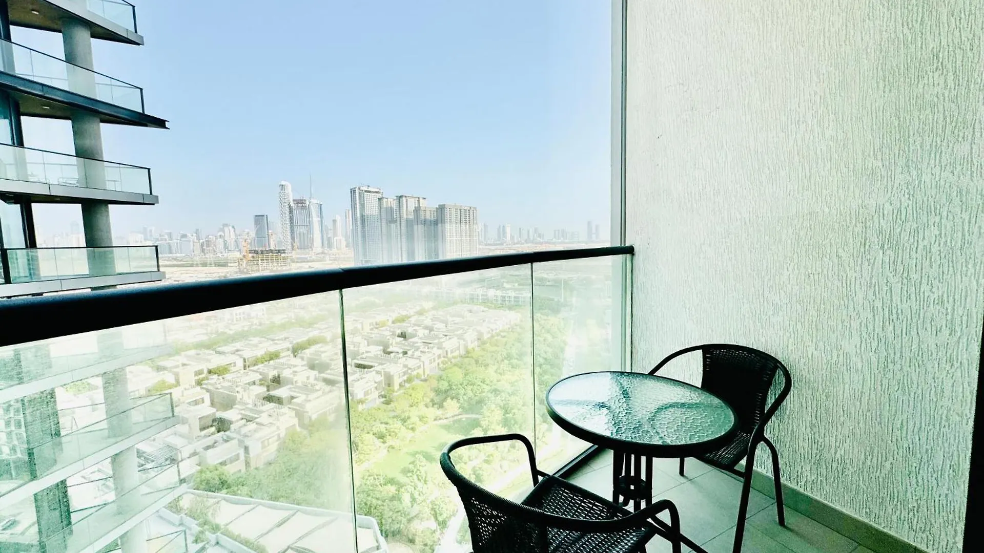 Elegant 2Br Escape In Sobha Waves Near Downtown Apartamento Dubai 0*,  Emirados Árabes Unidos